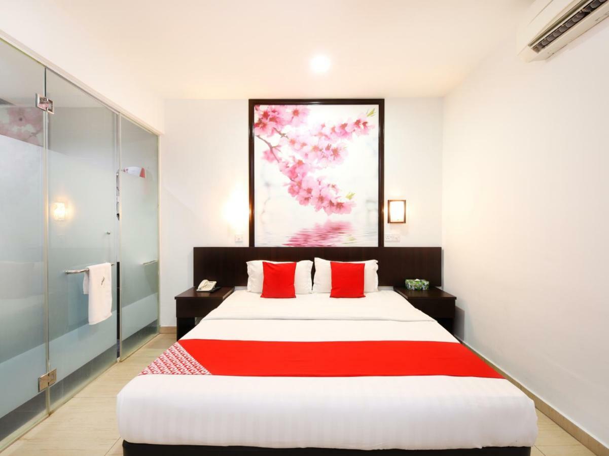 Hotel Oyo 498 D&f Boutique Senawang 2*