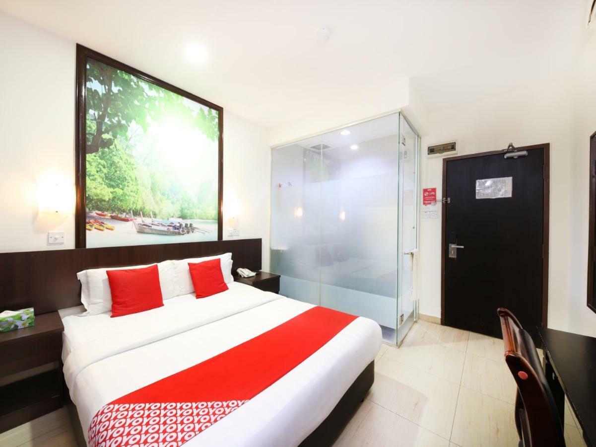 Oyo 498 D&f Boutique Senawang Hotel