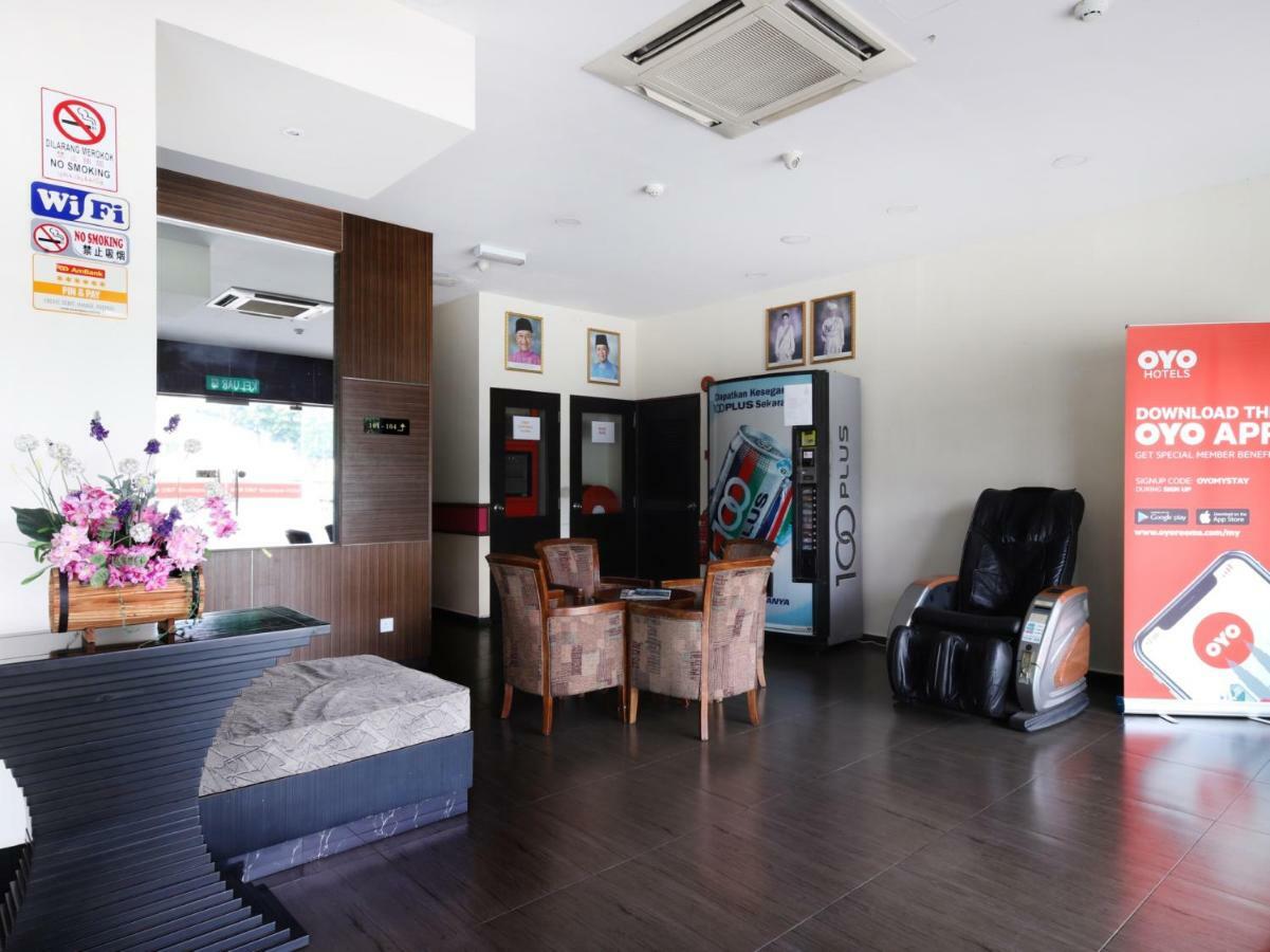 Hotel Oyo 498 D&f Boutique Senawang
