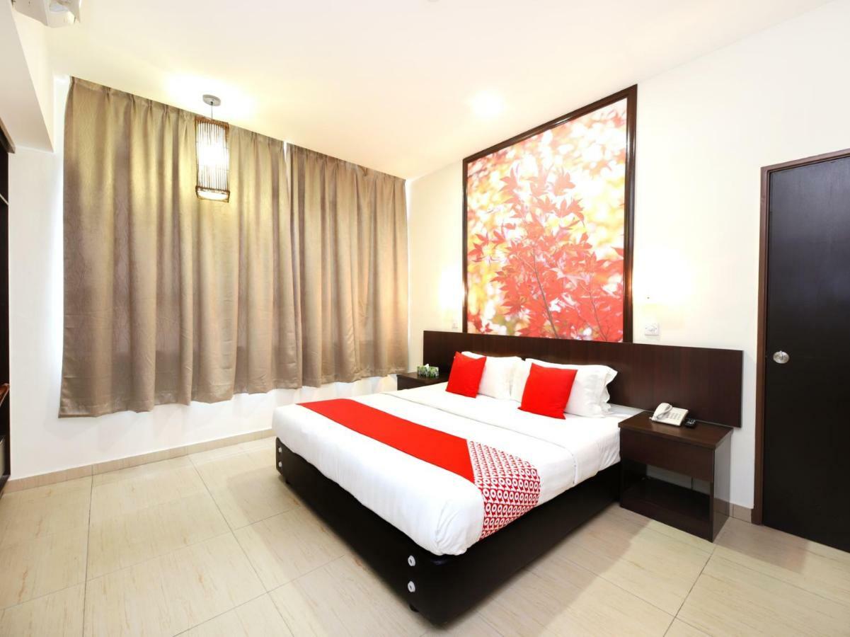 Oyo 498 D&f Boutique Senawang Hotel