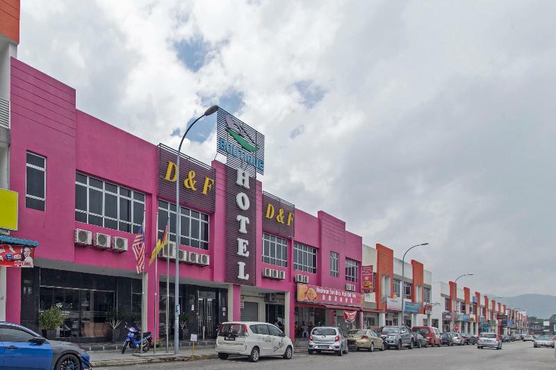 Oyo 498 D&f Boutique Senawang