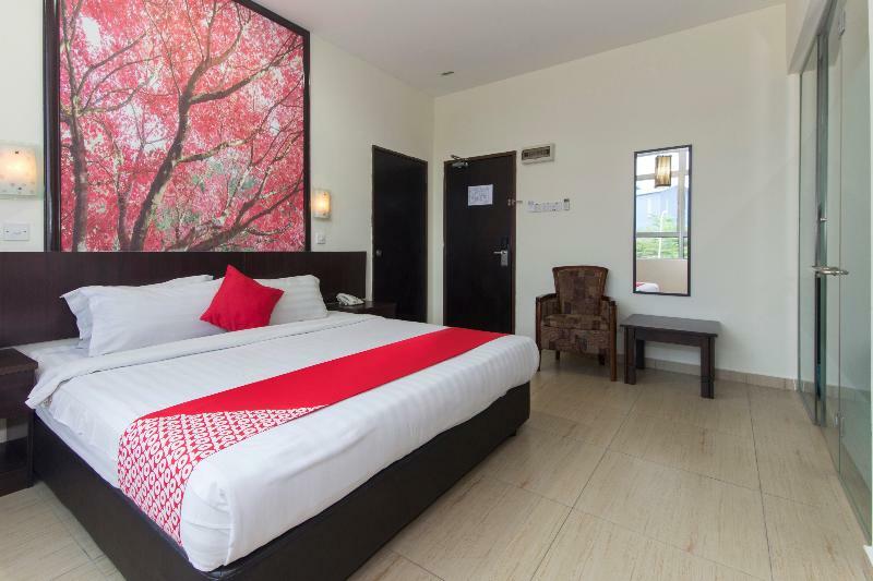 Oyo 498 D&f Boutique Senawang Hotel