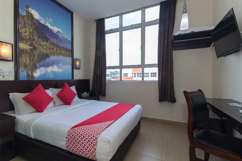 Oyo 498 D&f Boutique Senawang Hotel 2*